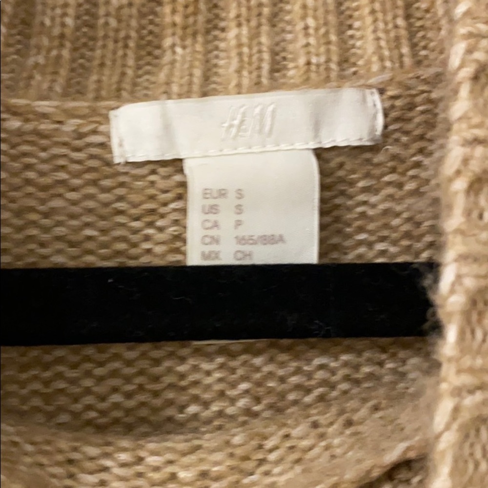 sweater - Picture 2 of 2